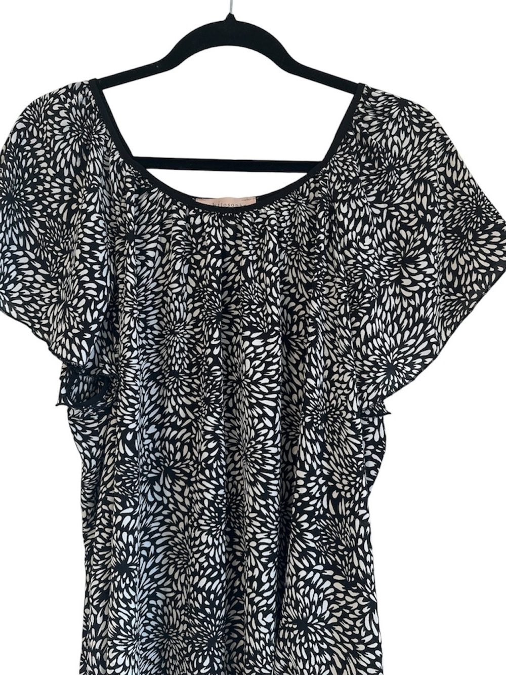 Philosophy | Black & White Floral Short Sleeve Top | Size 1X